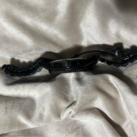 Authentic Micheal Kors Mens watch - Picture 2 of 3